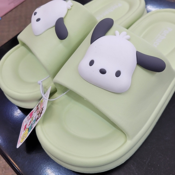 Brand New Sanrio Pochacco Big Charm Slippers US 8.5 - Picture 3 of 9